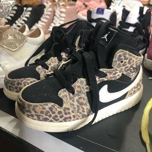 ❌SOLD❌Jordan 1s retro mid cheetah print 
Size 7c